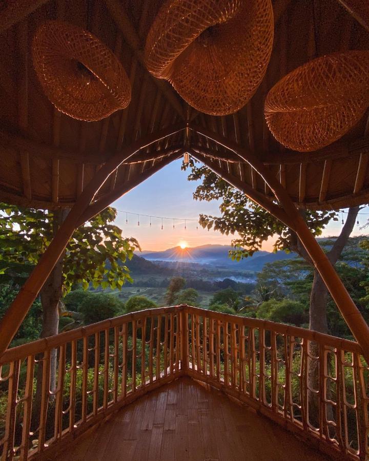 Bird Hills Bamboo House Villa Karangasem  Ngoại thất bức ảnh