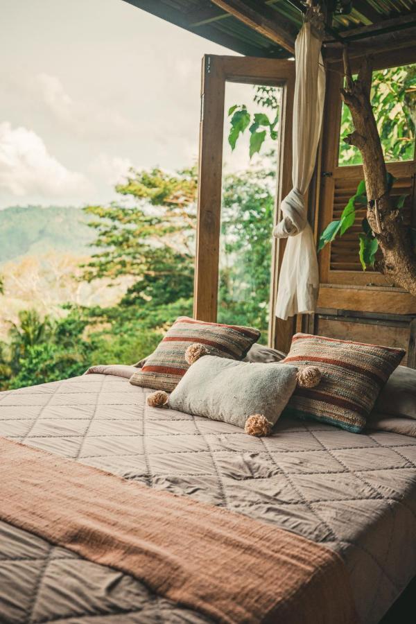 Bird Hills Bamboo House Villa Karangasem  Ngoại thất bức ảnh